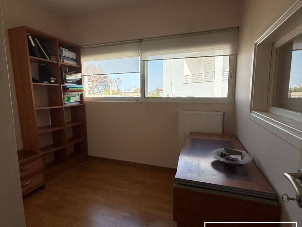 Boethetiko Domatio/Grapheio (3os orophos)