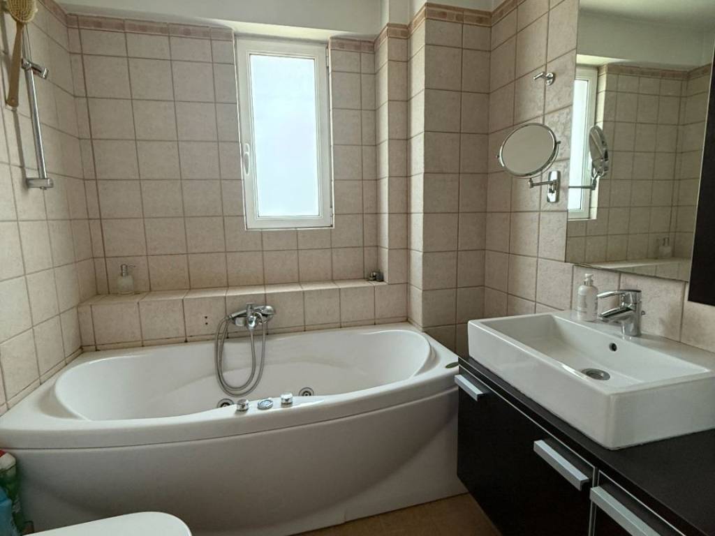 Μπάνιο (3ος όροφος)