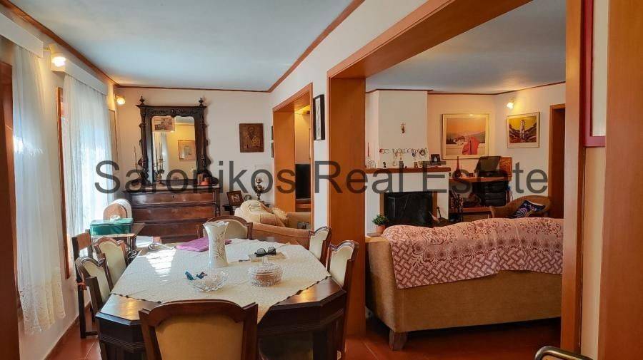 ΤΡΠΕΖΑΡΙΑ-ΣΑΛΟΝΙ