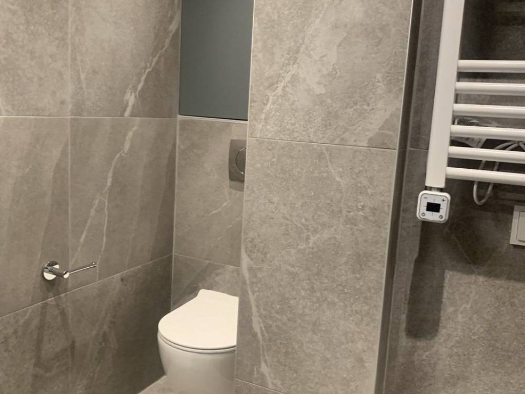 Forumland Real Estate, Μπάνιο