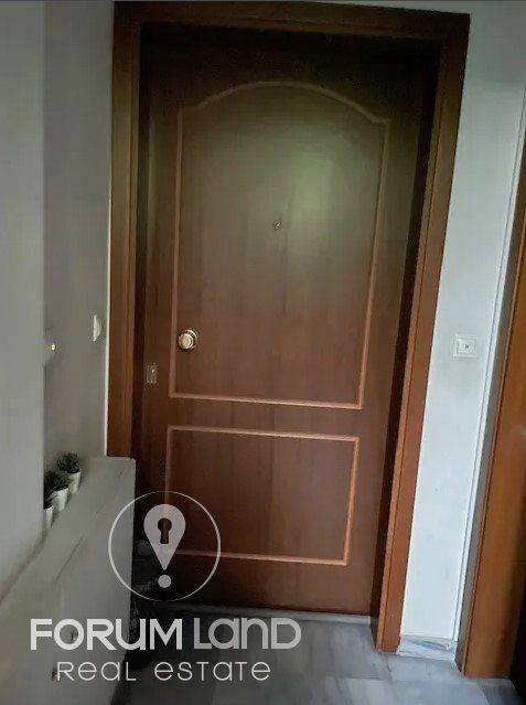 Forumland Real Estate, Θωρακισμένη πόρτα