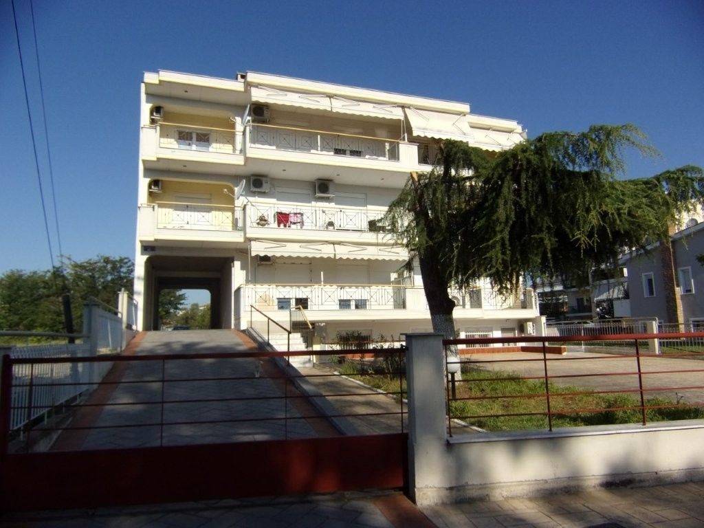 BLEPONTAS TEN OIKODOME TO PROTO KATO ARISTERA