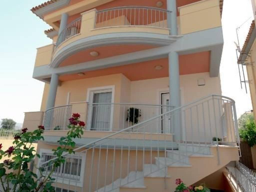 Luxurious villa 120 sq.m. for rent