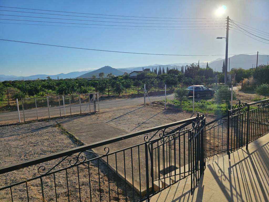 Detached house 100 sq.m. on a plot of 1,670 sq.m.