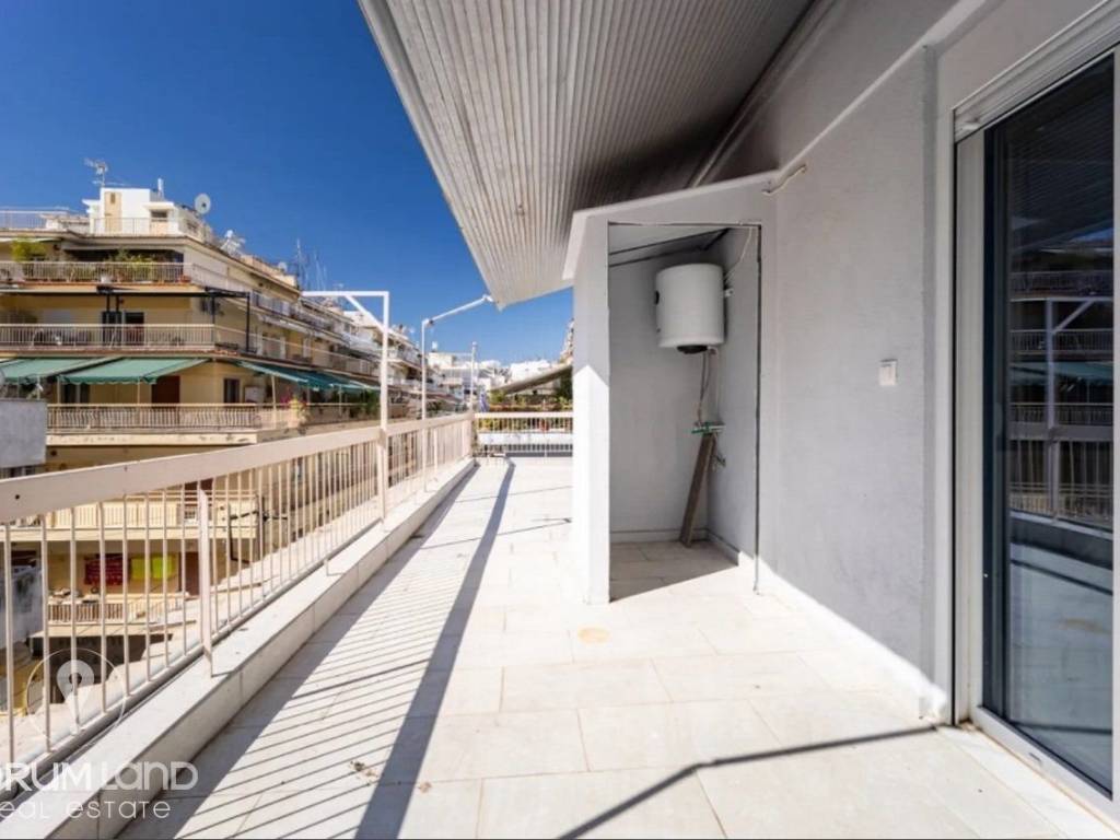 Forumland Real Estate, Βεράντες