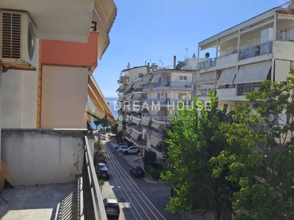 Θέα από μπαλκόνι