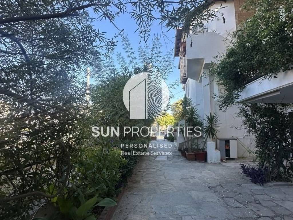 Θέα από μπαλκόνι