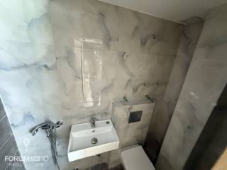 Forumland Real Estate, Μπάνιο