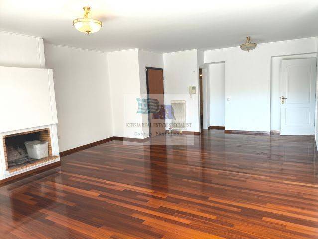 LIVING ROOM - ENTRANCE