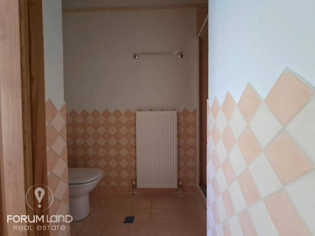 Forumland Real Estate, Μπάνιο