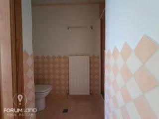 Forumland Real Estate, Μπάνιο