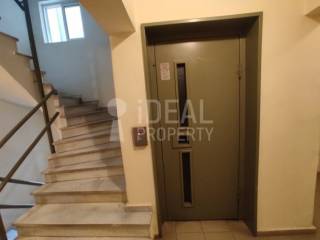 Είσοδός ασανσέρ