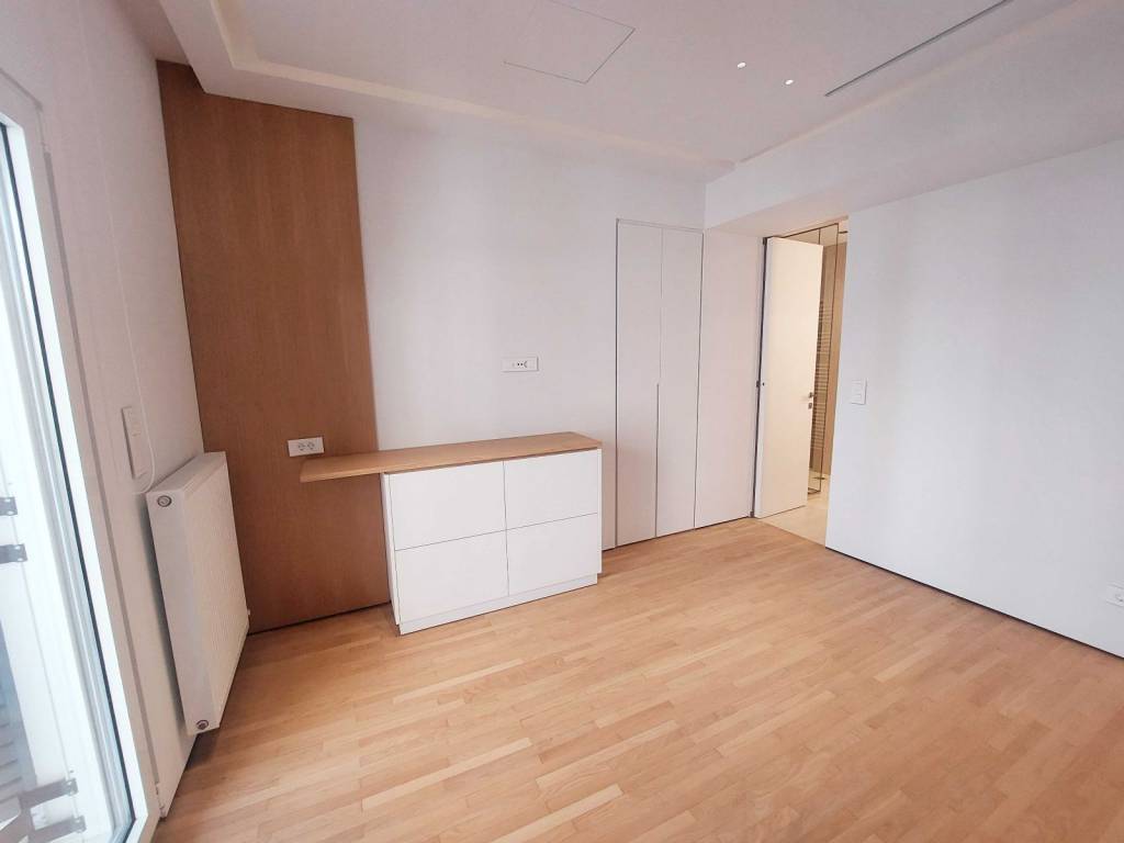 ΥΠΝΟΔΩΜΑΤΙΟ ΜΕ ΣΥΝΕΧΟΜΕΝΟ ΛΟΥΤΡΟ