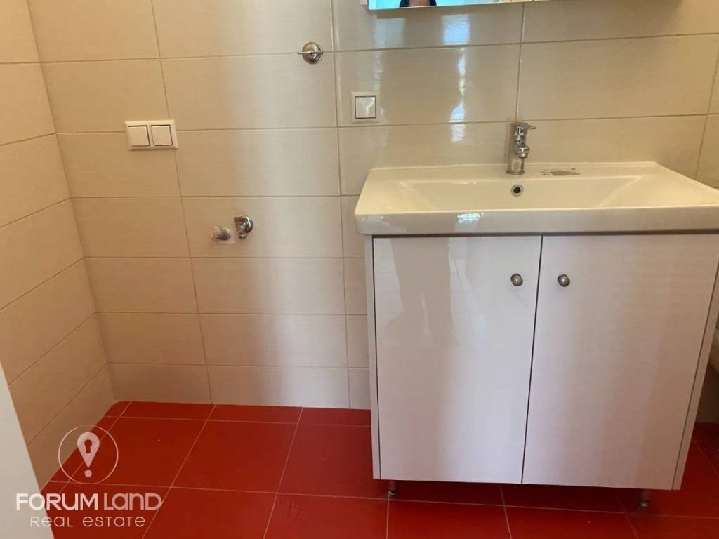 Forumland Real Estate, Μπάνιο με ντουζιέρα