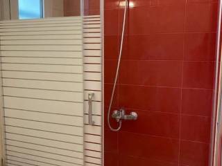 Forumland Real Estate, Μπάνιο με ντουζιέρα