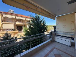 Beranta sten mprostine pleyra tes katoikias