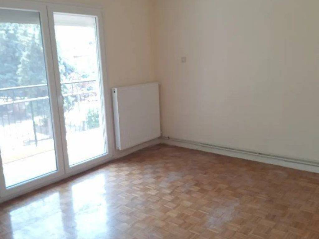 Forumland Real Estate, Σαλόνι