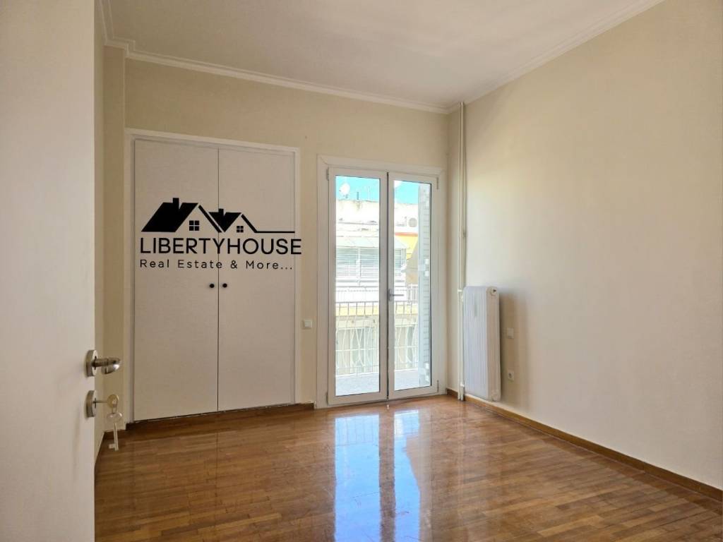 Ypnodomatio me dyo ntoylapes