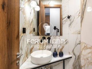 Forumland Real Estate, Μπάνιο