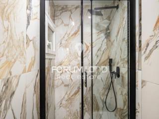 Forumland Real Estate, Μπάνιο