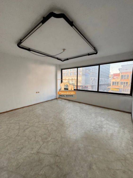 Δικαστήρια, Γραφείο, 30 τ.μ.