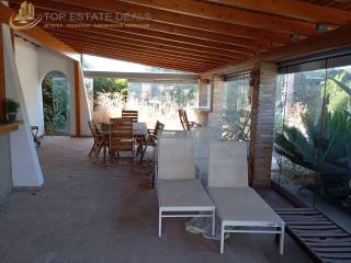 estiastorio-keramoskepes choros chalaroses dipla sten pisina