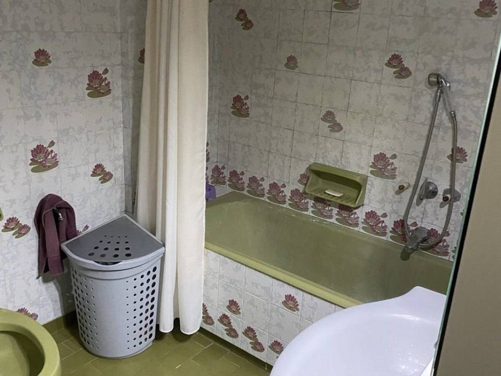 Forumland Real Estate, Μπάνιο