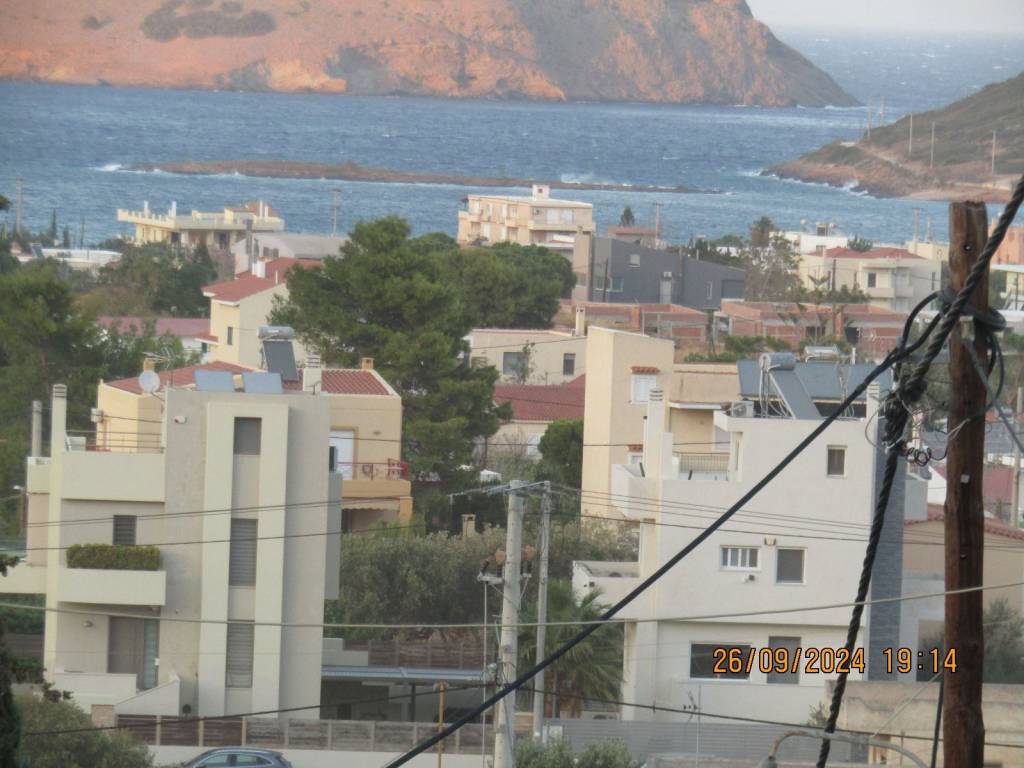 η φωτο ειναι απο γειτονικη οικοδομη