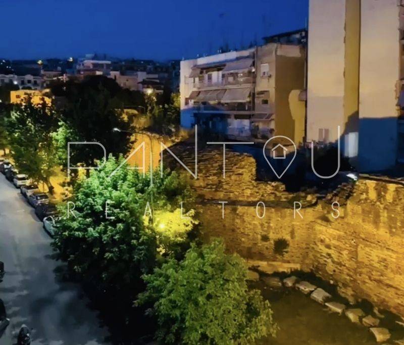 Θέα από μπαλκόνι