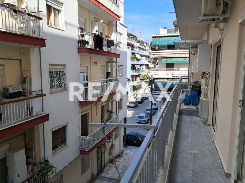 Θέα από μπαλκόνι