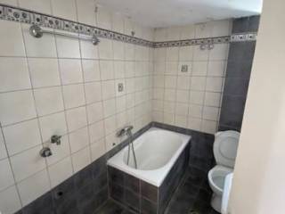 Μπάνιο με μπανιέρα