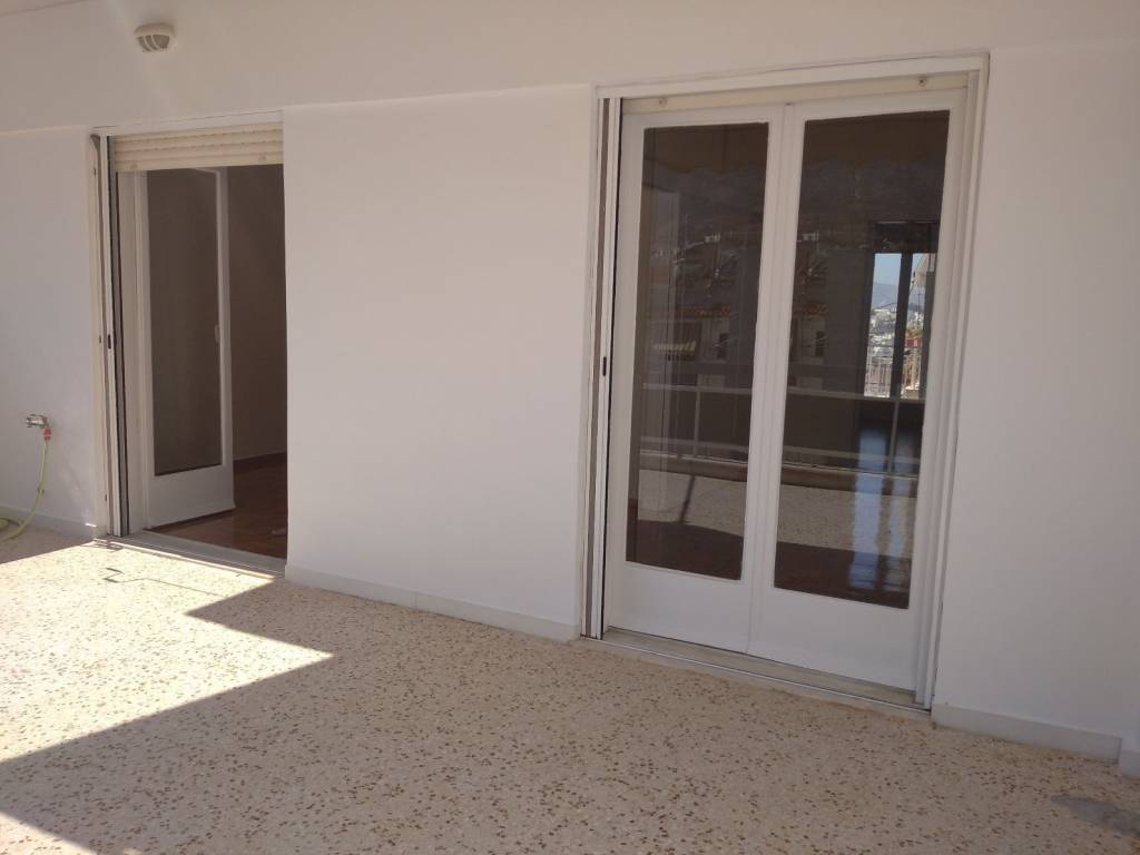 Mpalkonoportes ypnodomatioy kai salonioy sten beranta