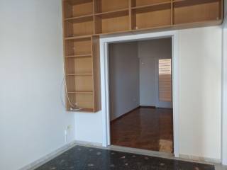 CHoros ypodoches me raphia