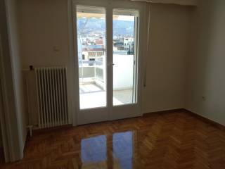 Ypnodomatio me mpalkonoporta sten beranta