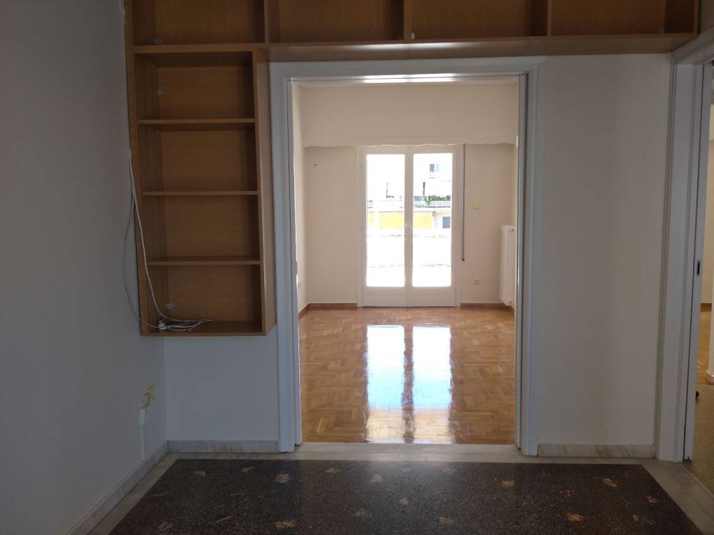 Apopse salonioy apo choro ypodoches