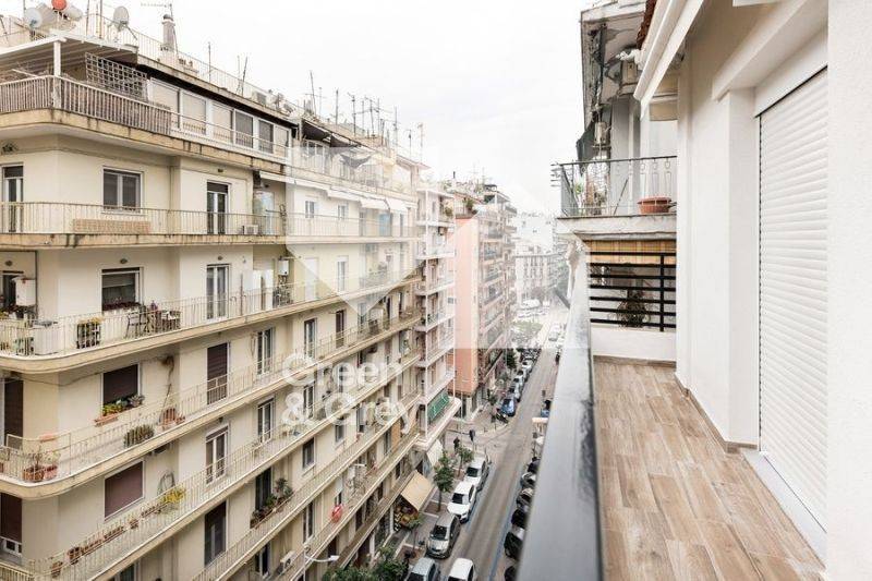 Θέα από μπαλκόνι