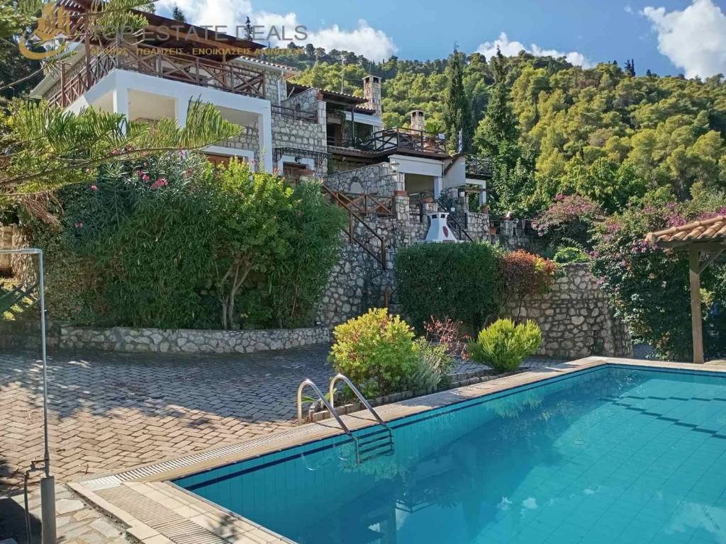 Apopse ktiriakoy sygkrotematos kai tes pisinas toy