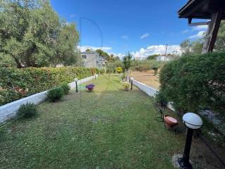 Μπροστινός κήπος