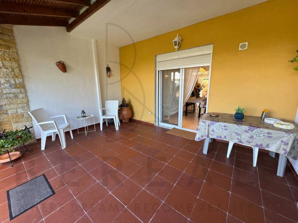 βεράντα ισογειου