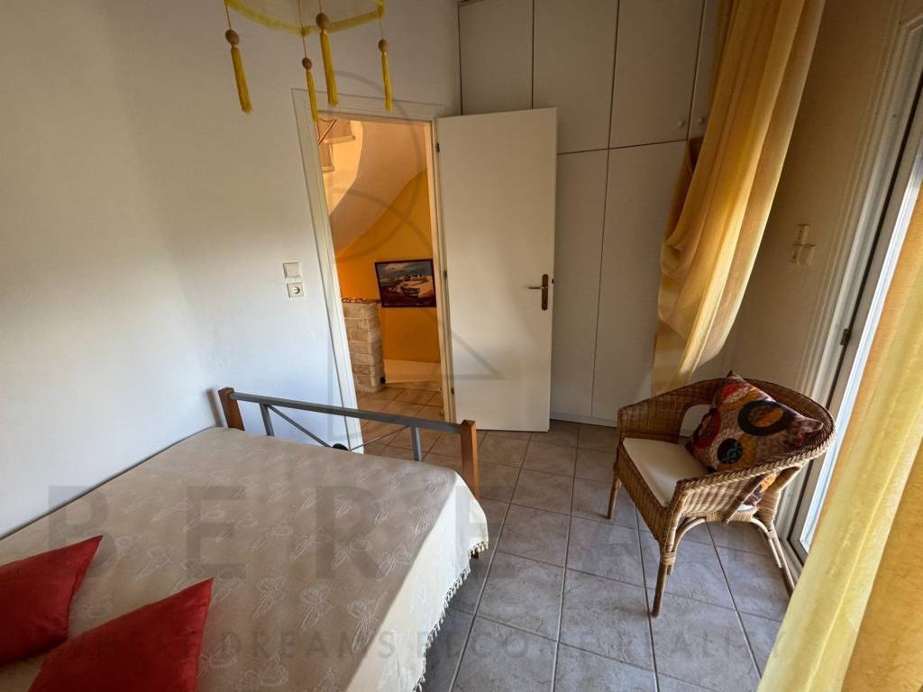 Υπνοδωμάτιο πρώτου ορόφου