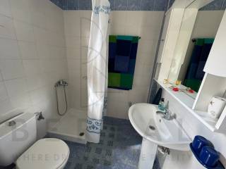 Μπάνιο πρώτου ορόφου