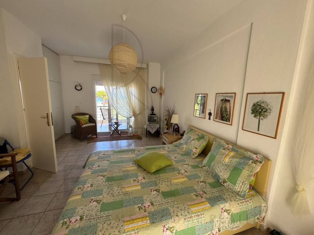 υπνοδωμάτιο 2ου ορόφου