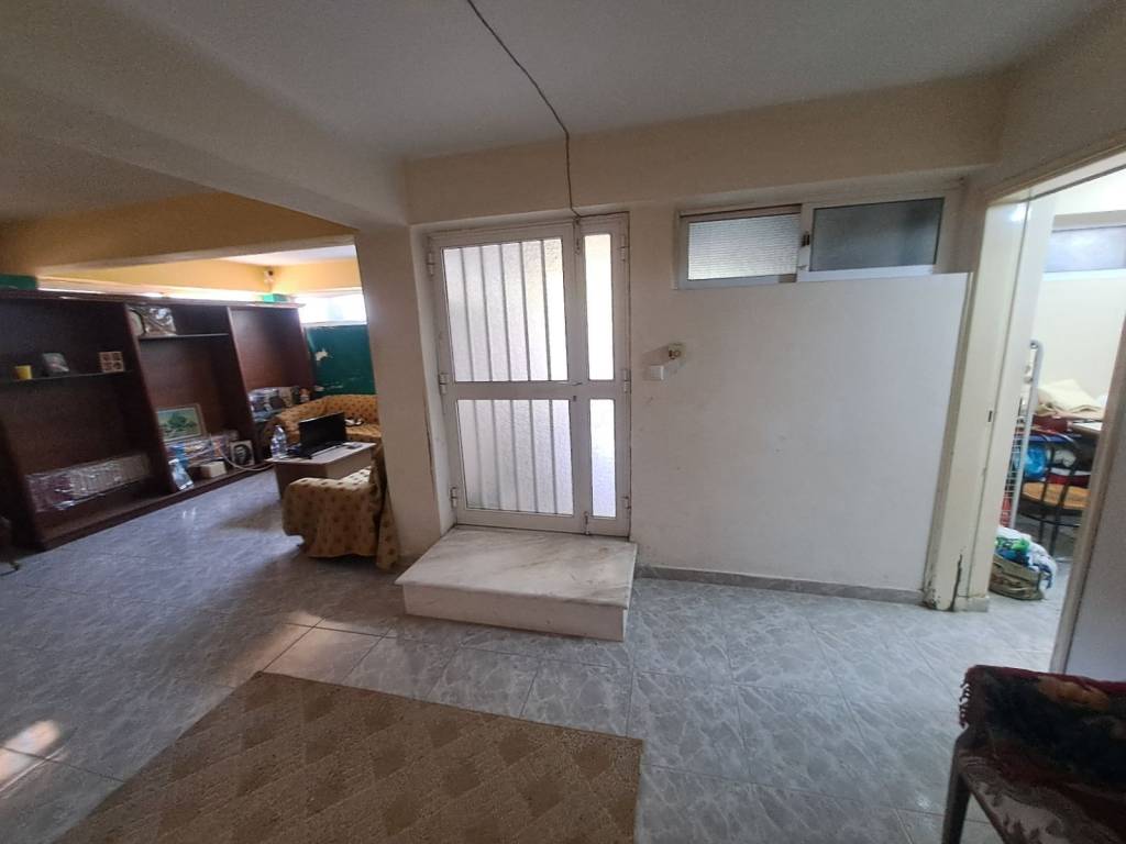 EISODOS TOY EMIPOGEIOY CHOROY