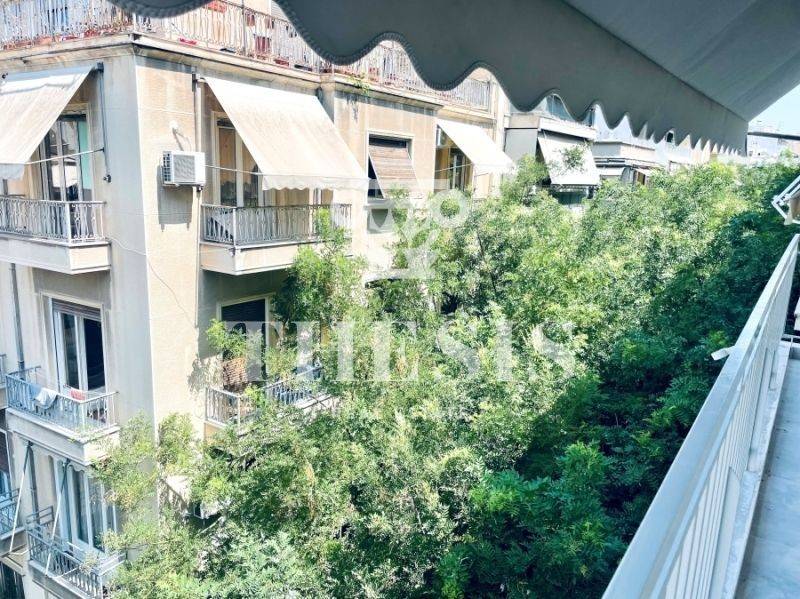 Θέα από μπαλκόνι