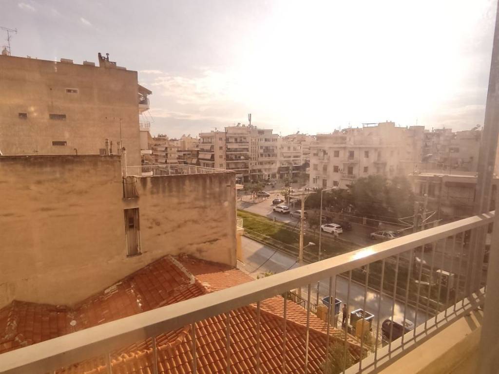 θέα από το μπαλκόνι