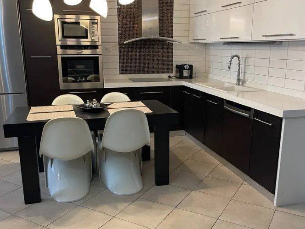 Forumland Real Estate, Σαλοκουζίνα