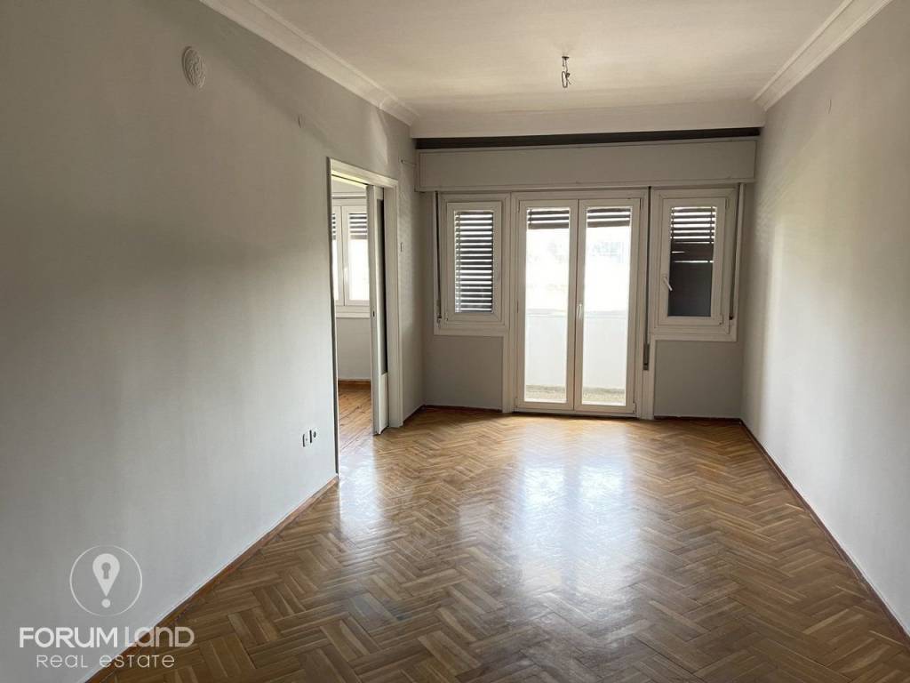 Forumland Real Estate, Σαλόνι