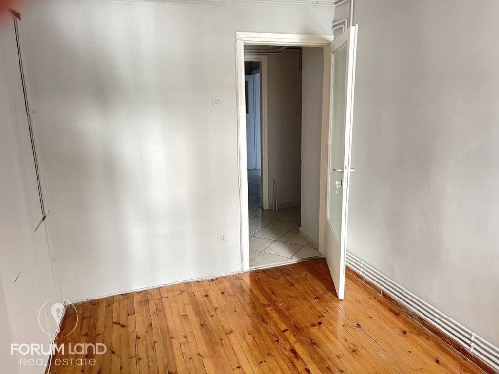 Forumland Real Estate, δωμάτιο