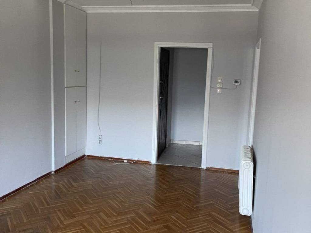 Forumland Real Estate, Σαλόνι