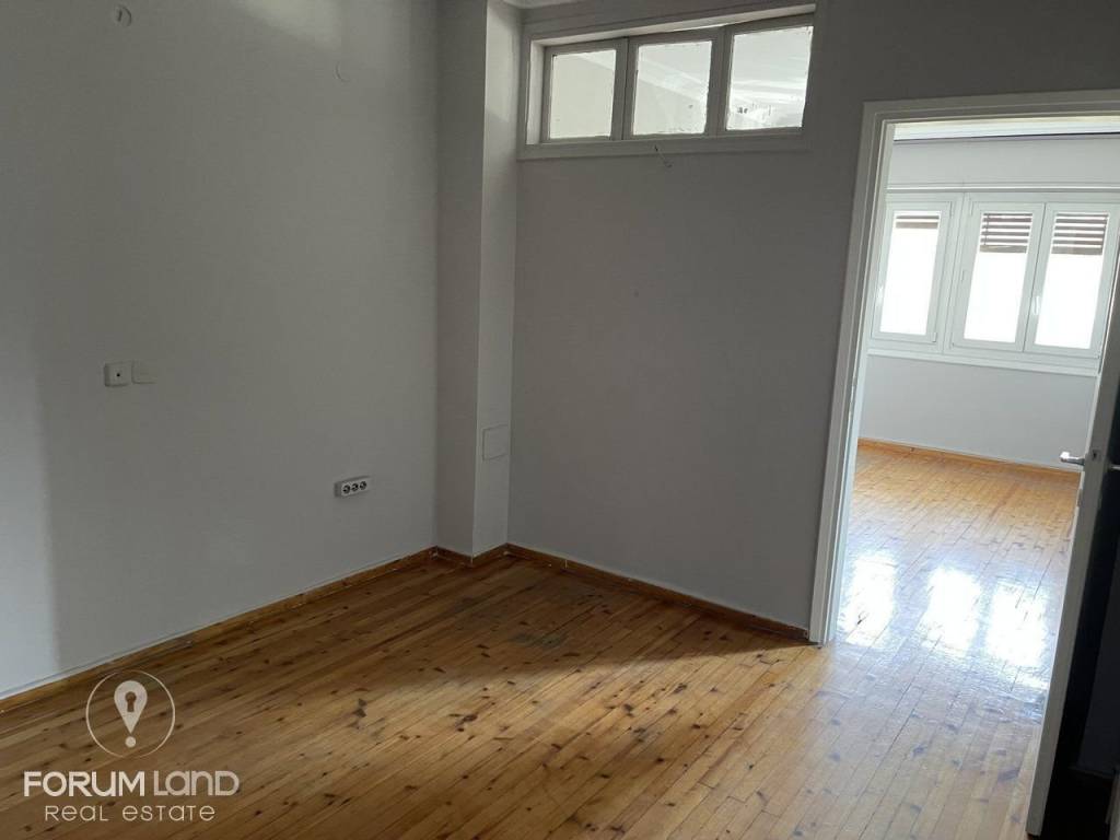 Forumland Real Estate, δωμάτιο